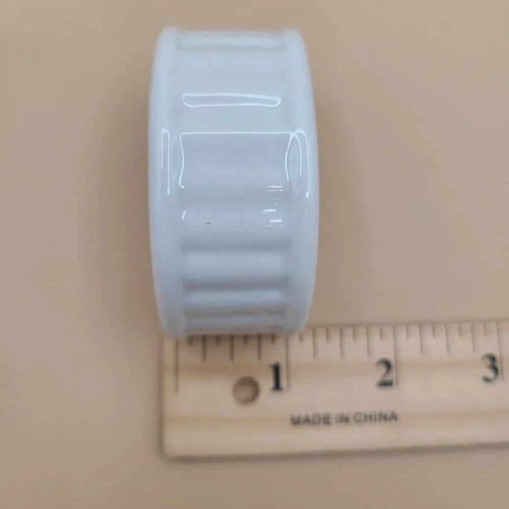 Oneida Napkin Rings Ariel White Ribbed Half Circle Set of 4